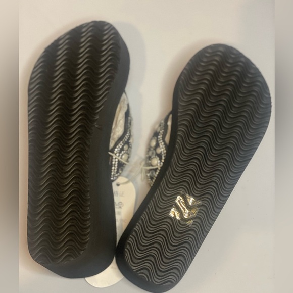 BNWT‎ HXiaohei Sparkle Black and White Women's Fit Flop Style Sandals size 39 - Picture 4 of 4